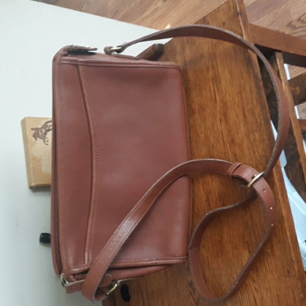 Vtg Coach Thick Leather Bag .